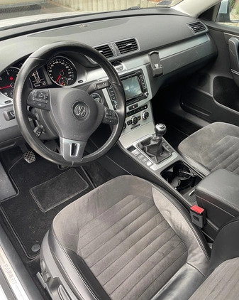 Volkswagen Passat cena 27060 przebieg: 332000, rok produkcji 2011 z Leżajsk małe 121